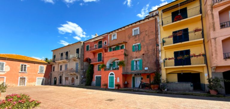 piazza-santa-barbara-porto-ercole-420x200